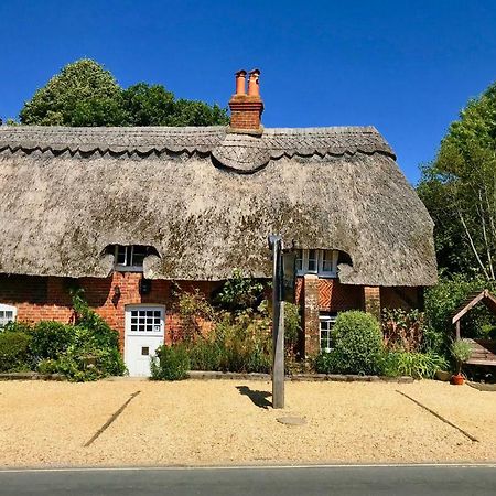 Thatched Cottage Hotel Brockenhurst Buitenkant foto