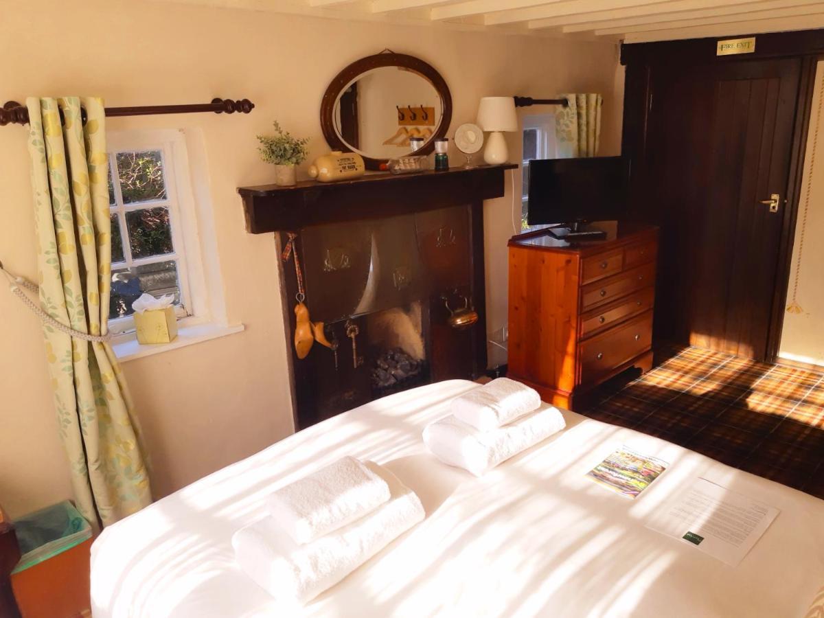 Thatched Cottage Hotel Brockenhurst Buitenkant foto