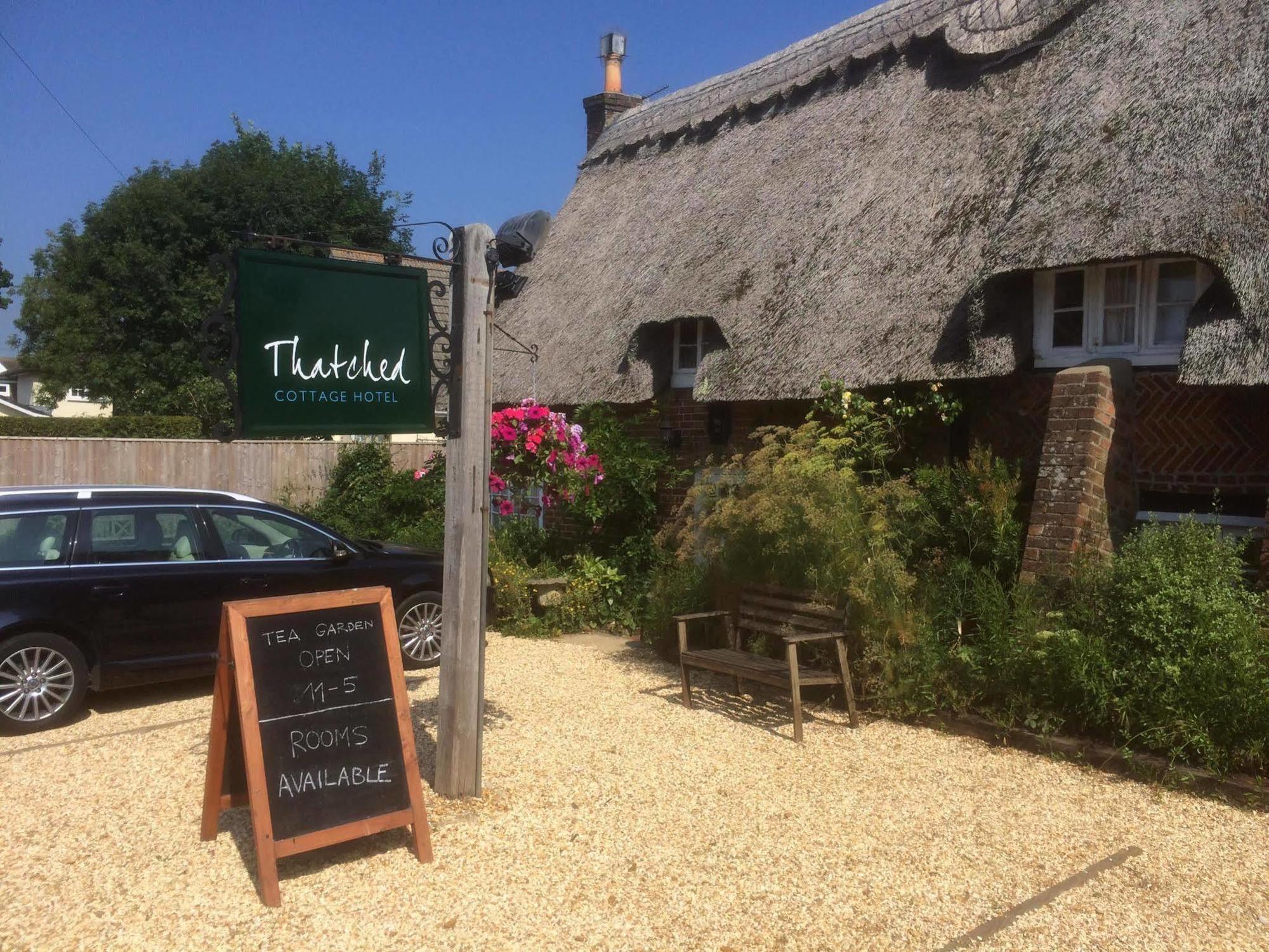 Thatched Cottage Hotel Brockenhurst Buitenkant foto