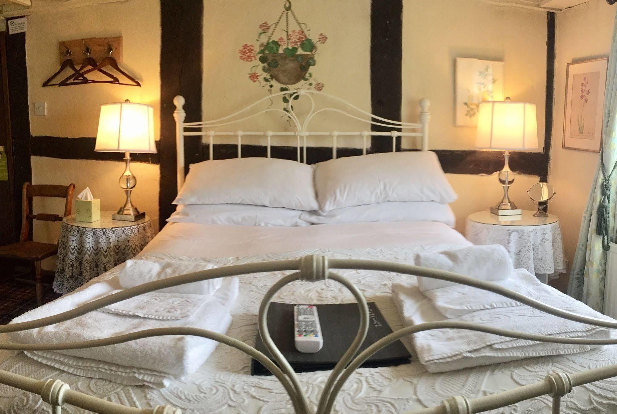 Thatched Cottage Hotel Brockenhurst Buitenkant foto